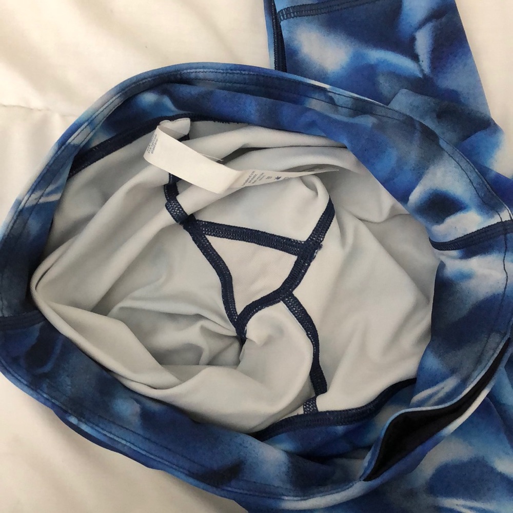 Lululemon bundle 💕💕 - Picture 6 of 7